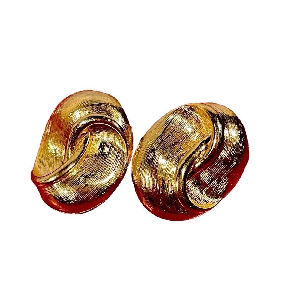 Vintage Gold Tone Clip-on Earrings